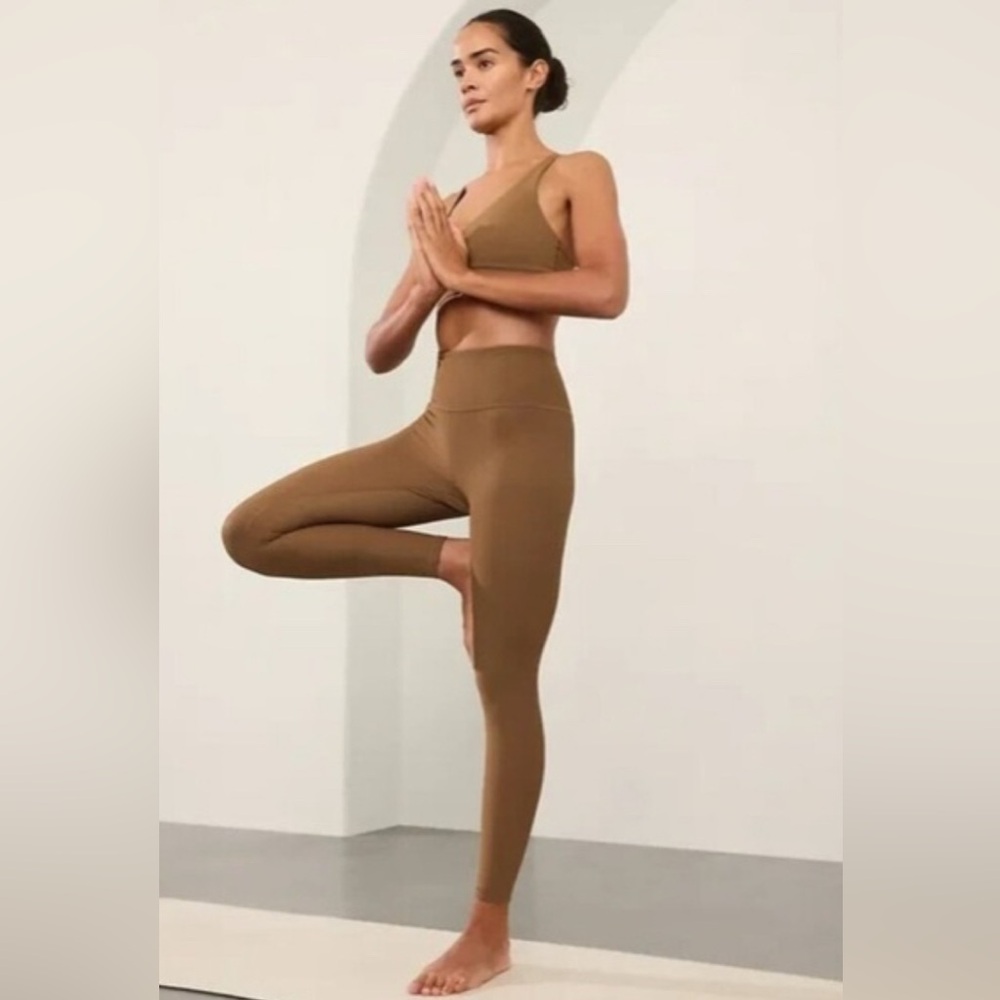 Athleta Elation Rib Tight in Walnut NWOT Size Large